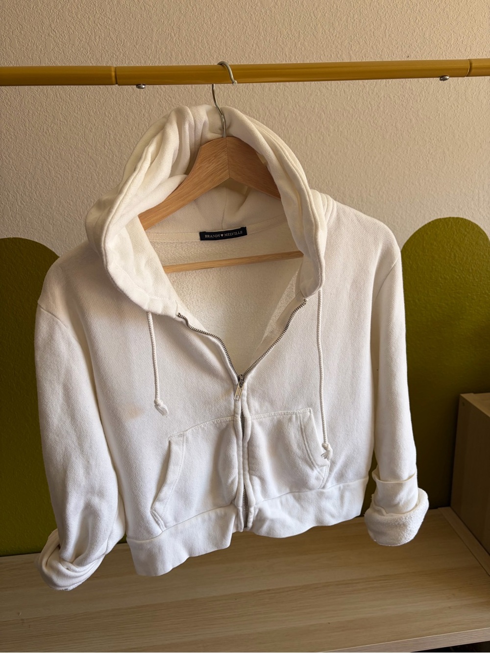 Brandy Melville Cropped White Zip-Up Hoodie